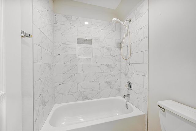 18 Falling Leaf Court, Friendswood, TX 77546