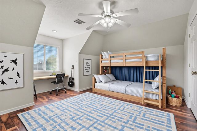 18 Falling Leaf Court, Friendswood, TX 77546