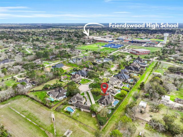 18 Falling Leaf Court, Friendswood, TX 77546