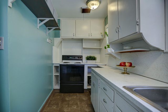 704 W 6th St, Medical Lake, WA 99022