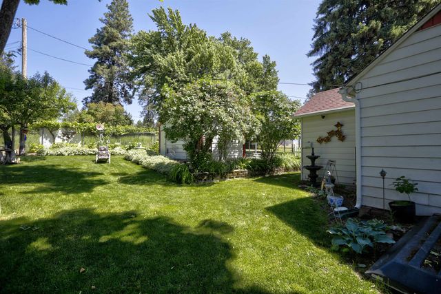 704 W 6th St, Medical Lake, WA 99022