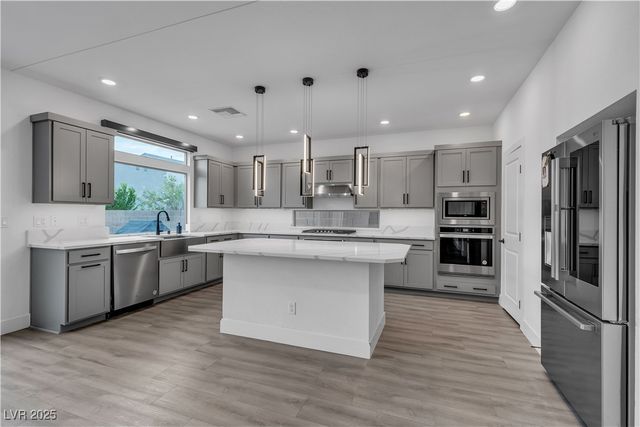 7094 Bold Rock Avenue, Las Vegas, NV 89113