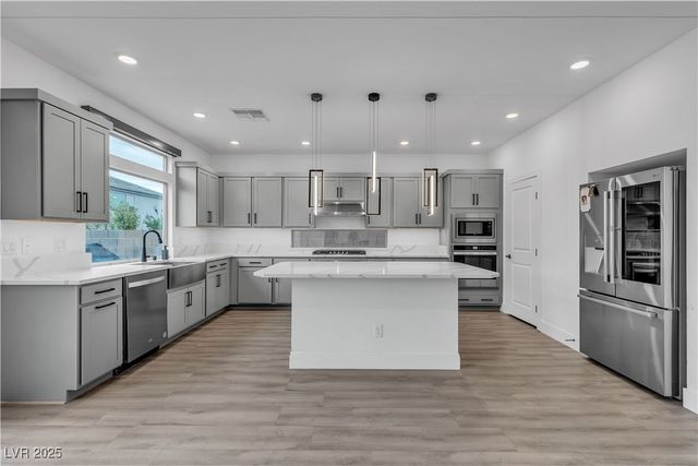 7094 Bold Rock Avenue, Las Vegas, NV 89113