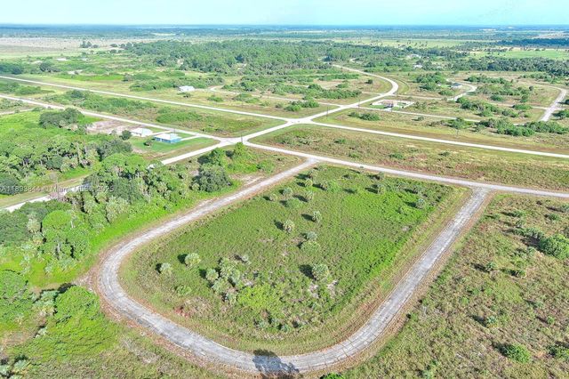 121 ARDMORE CIR, Other City - In The State Of Florida, FL 33935