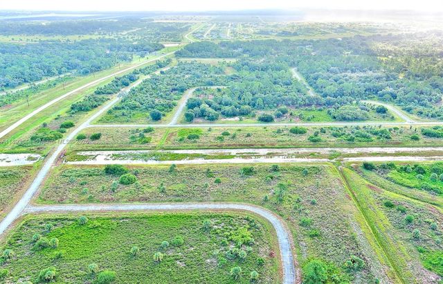 121 ARDMORE CIR, Other City - In The State Of Florida, FL 33935