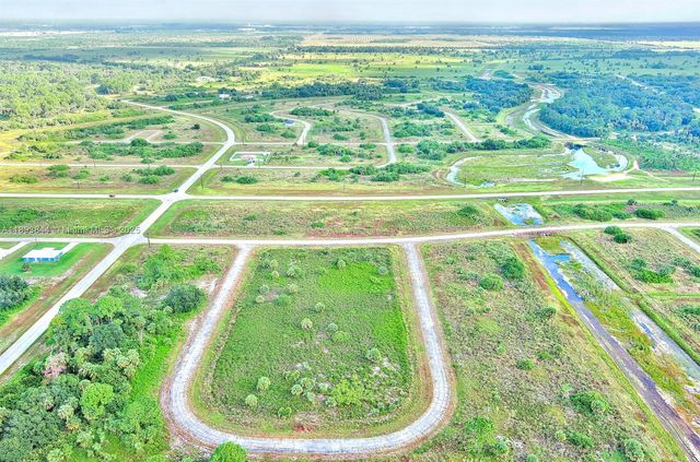 121 ARDMORE CIR, Other City - In The State Of Florida, FL 33935