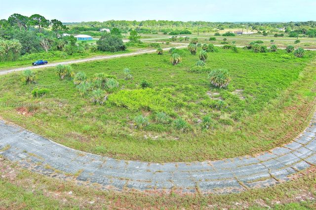 121 ARDMORE CIR, Other City - In The State Of Florida, FL 33935