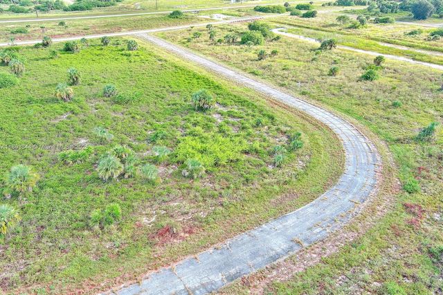 121 ARDMORE CIR, Other City - In The State Of Florida, FL 33935