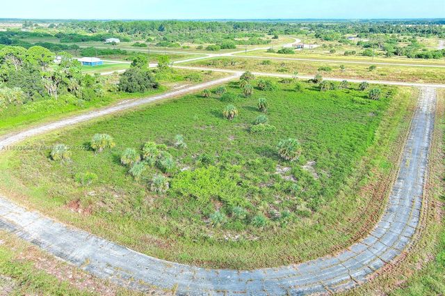 121 ARDMORE CIR, Other City - In The State Of Florida, FL 33935