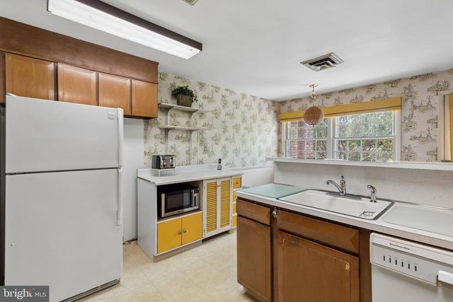 7 ARTHUR CT, Wallingford, PA 19086