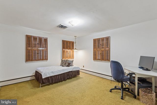 7 ARTHUR CT, Wallingford, PA 19086