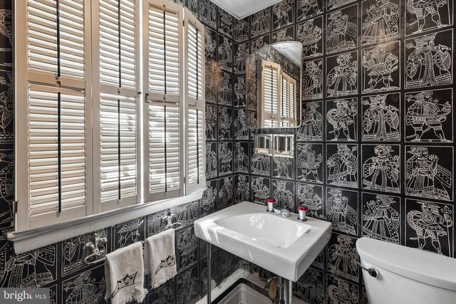 7 ARTHUR CT, Wallingford, PA 19086