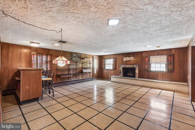 7 ARTHUR CT, Wallingford, PA 19086