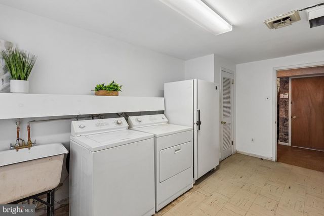 7 ARTHUR CT, Wallingford, PA 19086
