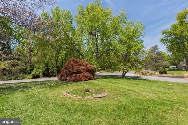 7 ARTHUR CT, Wallingford, PA 19086