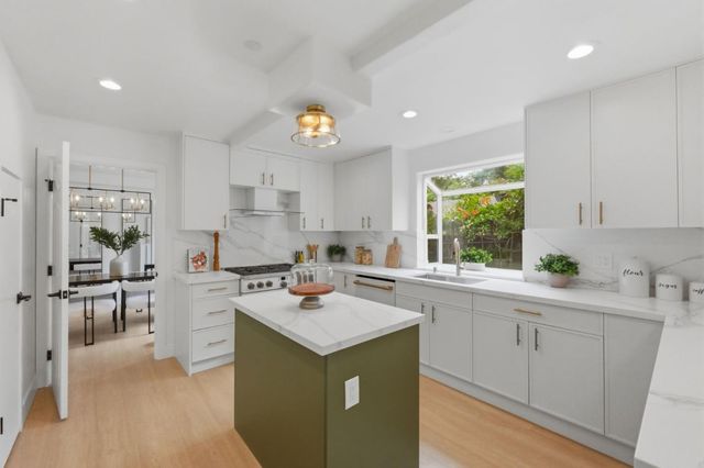 401 Carroll Street, Sunnyvale, CA 94086
