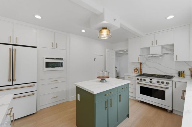 401 Carroll Street, Sunnyvale, CA 94086