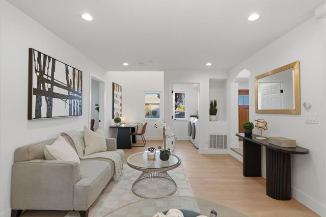 401 Carroll Street, Sunnyvale, CA 94086