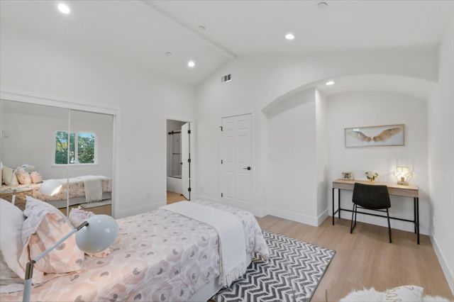 401 Carroll Street, Sunnyvale, CA 94086