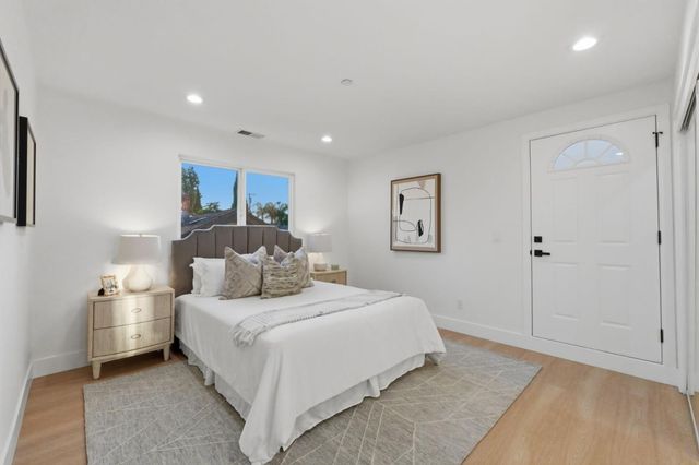 401 Carroll Street, Sunnyvale, CA 94086