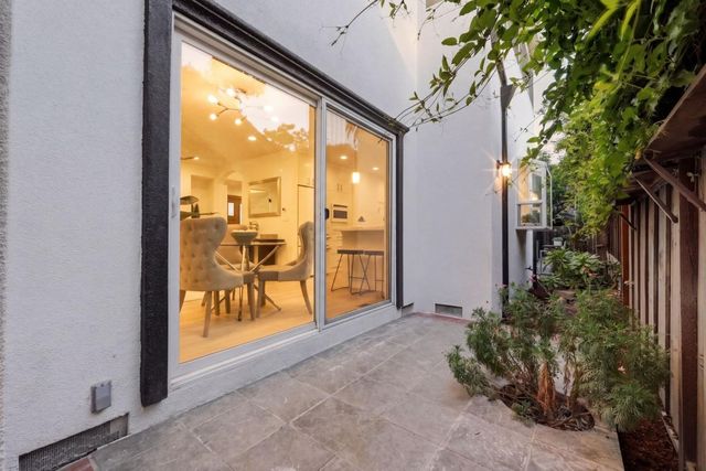 401 Carroll Street, Sunnyvale, CA 94086