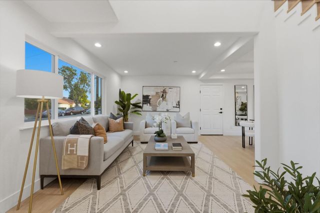 401 Carroll Street, Sunnyvale, CA 94086