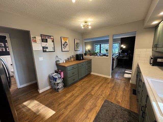 28024 230th Street, Leclaire, IA 52753