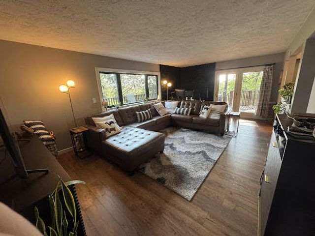28024 230th Street, Leclaire, IA 52753