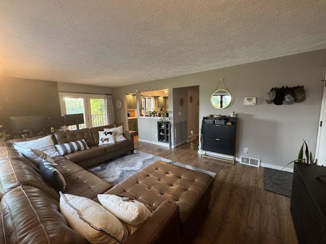 28024 230th Street, Leclaire, IA 52753