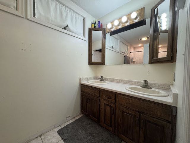 28024 230th Street, Leclaire, IA 52753