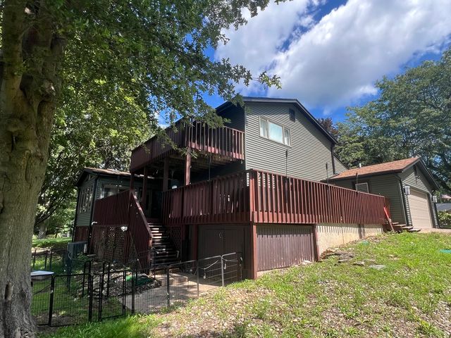 28024 230th Street, Leclaire, IA 52753