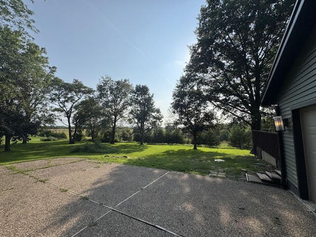 28024 230th Street, Leclaire, IA 52753
