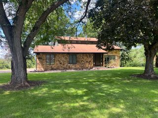 28024 230th Street, Leclaire, IA 52753