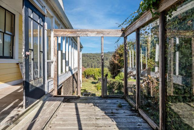 33850 East Lane, Albion, CA 95410