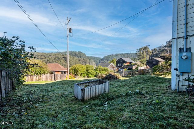 33850 East Lane, Albion, CA 95410