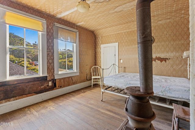 33850 East Lane, Albion, CA 95410