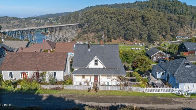 33850 East Lane, Albion, CA 95410