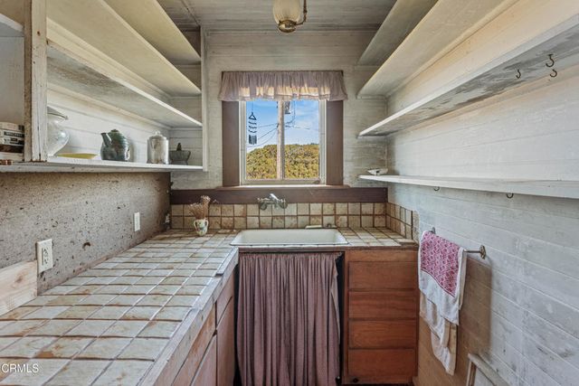 33850 East Lane, Albion, CA 95410