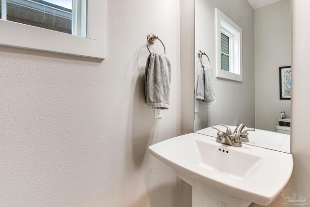 724 S N St, Pensacola, FL 32502