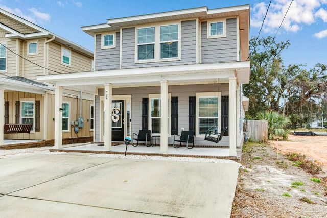 724 S N St, Pensacola, FL 32502