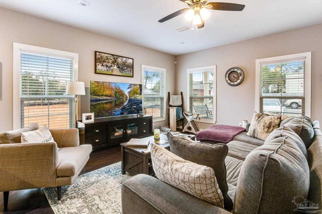 724 S N St, Pensacola, FL 32502