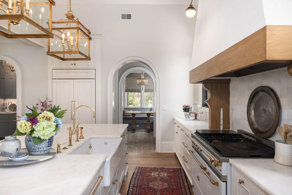 Image 21 of property listing at 48 Robert Mills Circle, Mount Pleasant, SC 29464