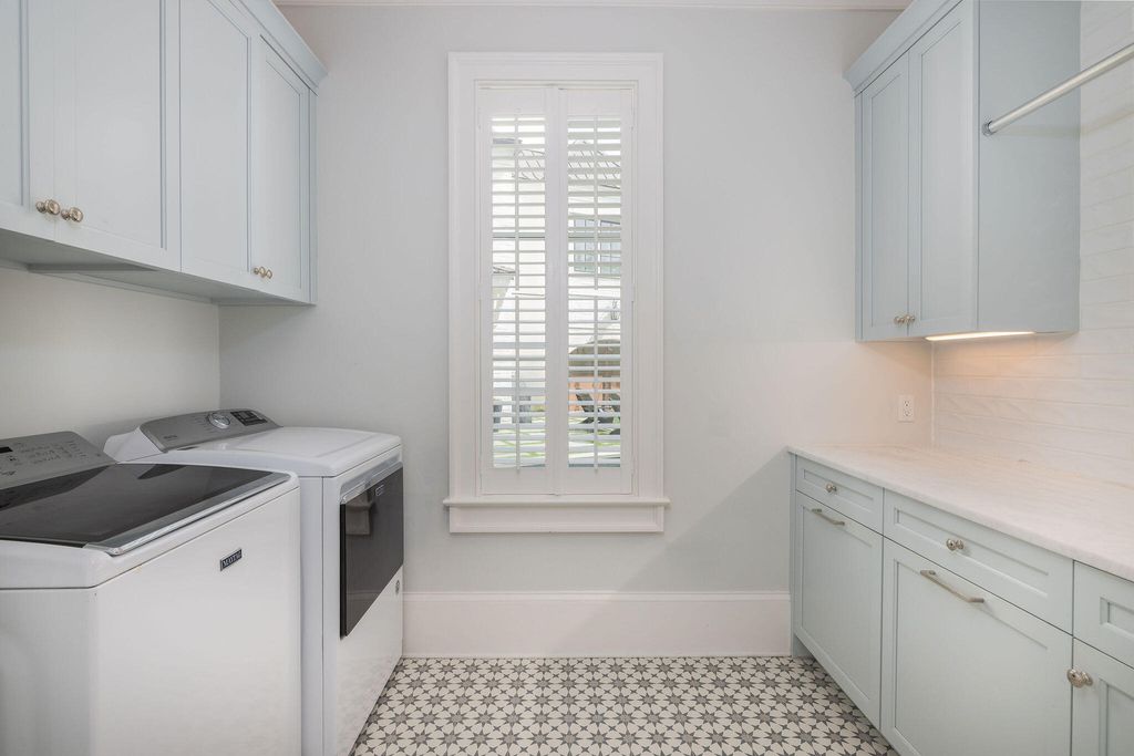 Image 42 of property listing at 48 Robert Mills Circle, Mount Pleasant, SC 29464