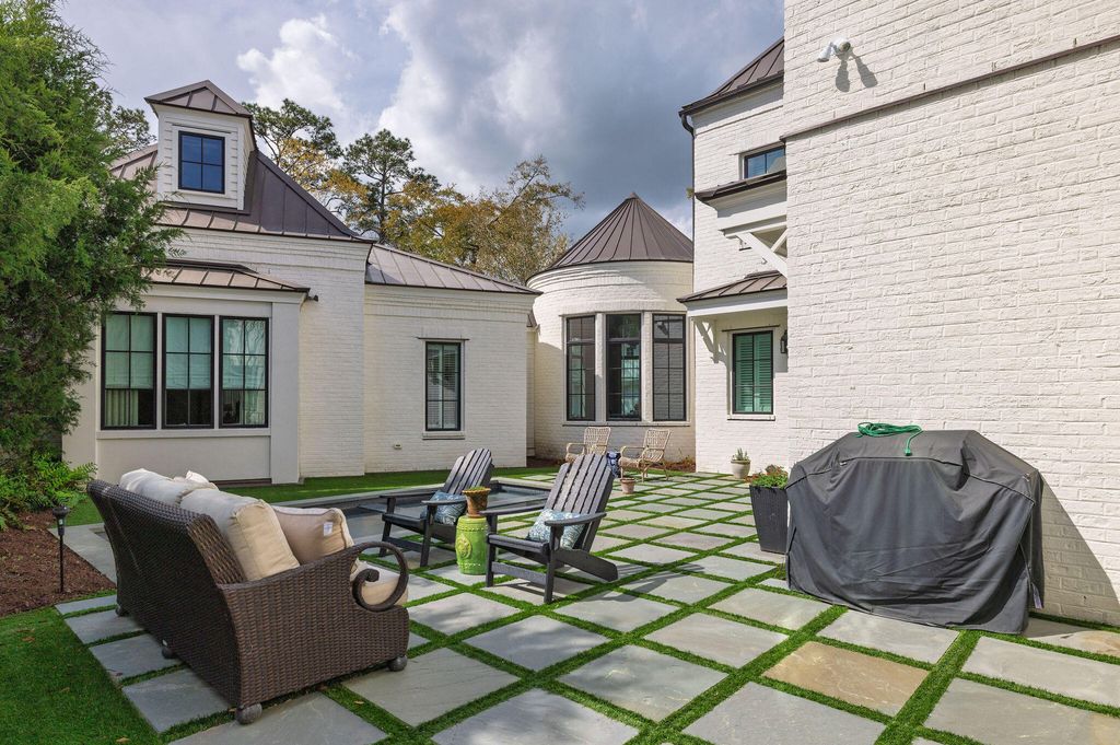 Image 50 of property listing at 48 Robert Mills Circle, Mount Pleasant, SC 29464