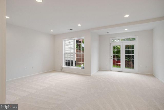 16349 FLOTSAM LN, Woodbridge, VA 22191