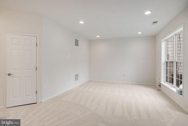 16349 FLOTSAM LN, Woodbridge, VA 22191