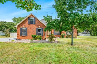 326 Brewster Ct, Murfreesboro, TN 37130