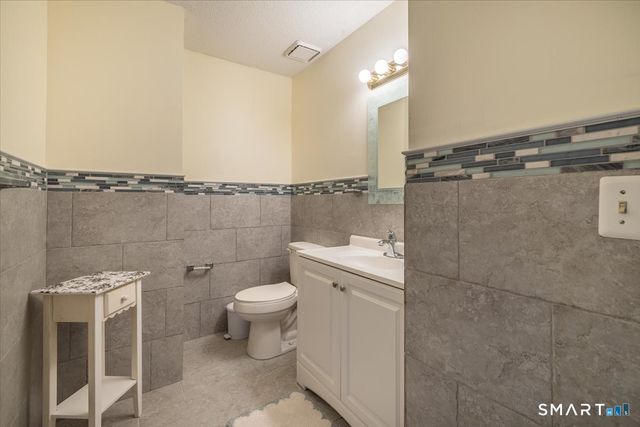 289 Broad Street 289, Bridgeport, CT 06604