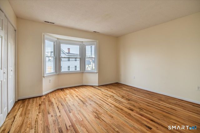 289 Broad Street 289, Bridgeport, CT 06604