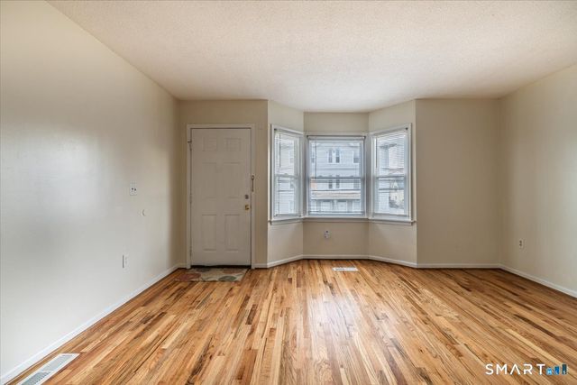 289 Broad Street 289, Bridgeport, CT 06604